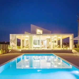  Villa Arillà Con Piscina E Padel