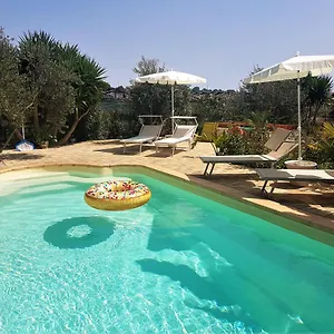  Villa Triqora